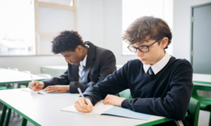 Cómo manejar la ansiedad y el estrés durante la elección de carrera profesional