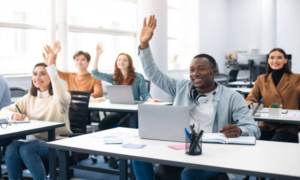 Programas técnicos vs. universitarios: ventajas y cuándo elegir cada uno